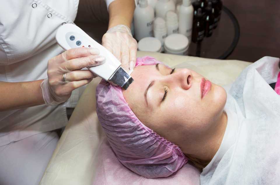 Процедура ультразвуковой чистки лица
