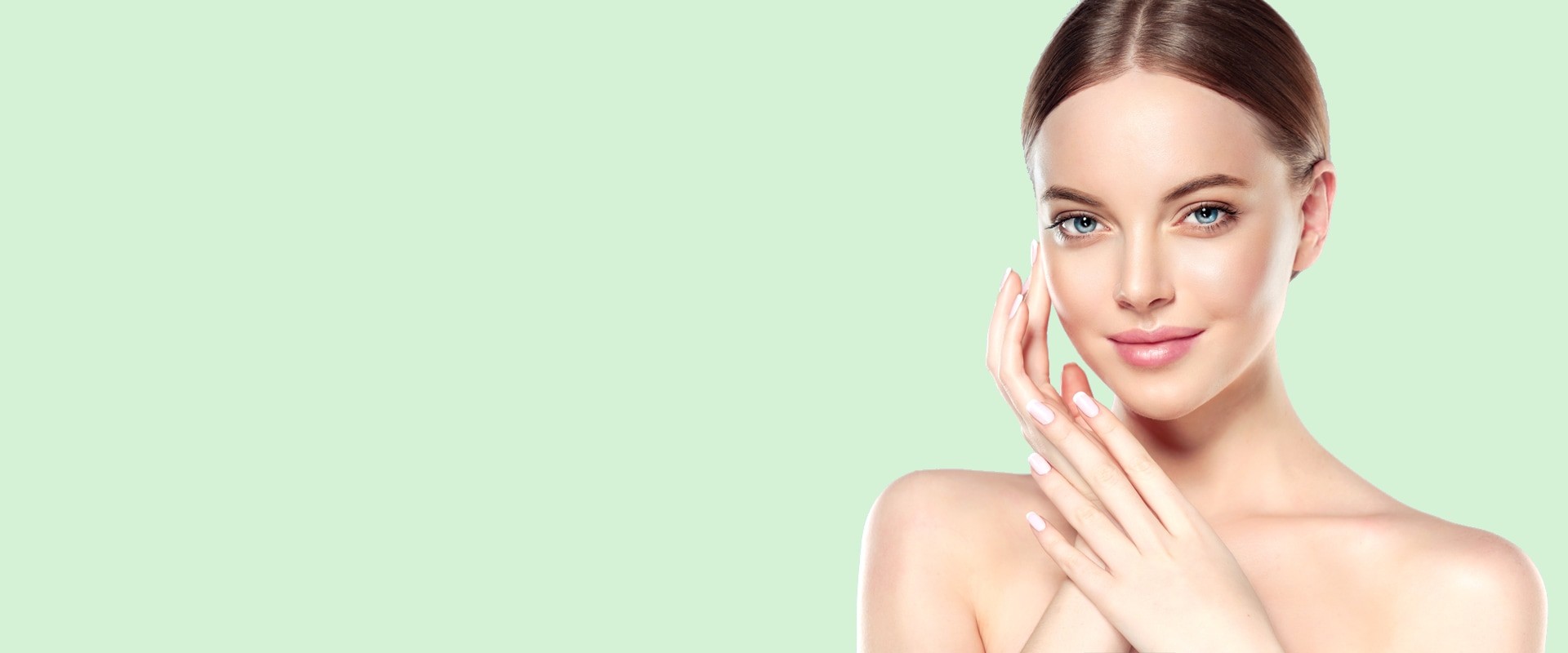 Девушка после процедуры омоложения лица