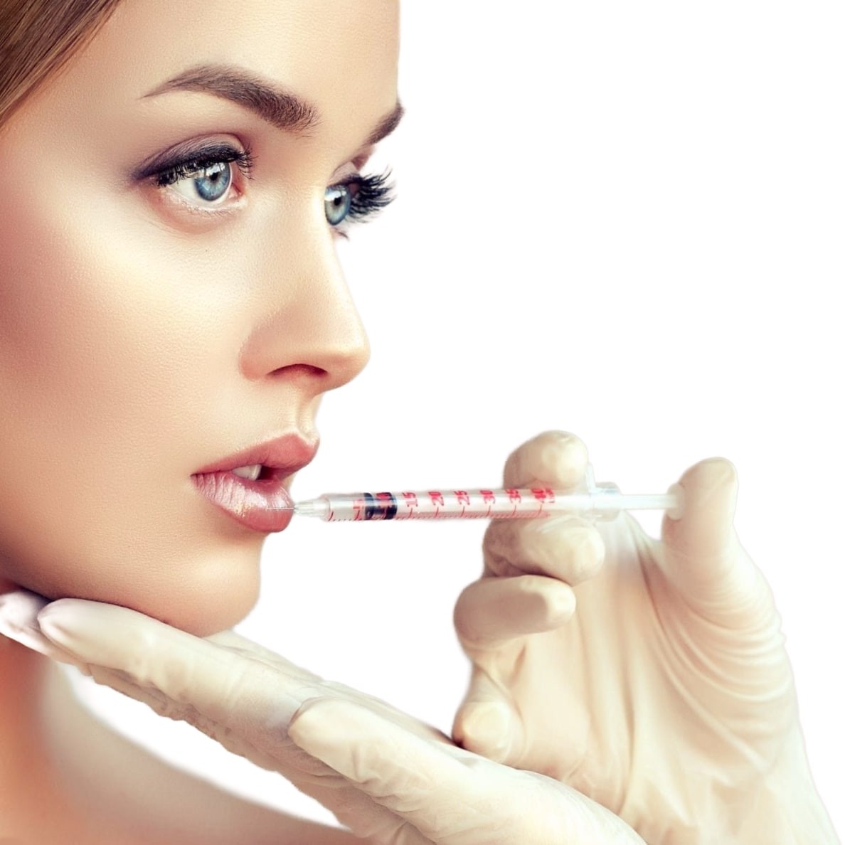 Врач делает инъекцию в нижнюю губу